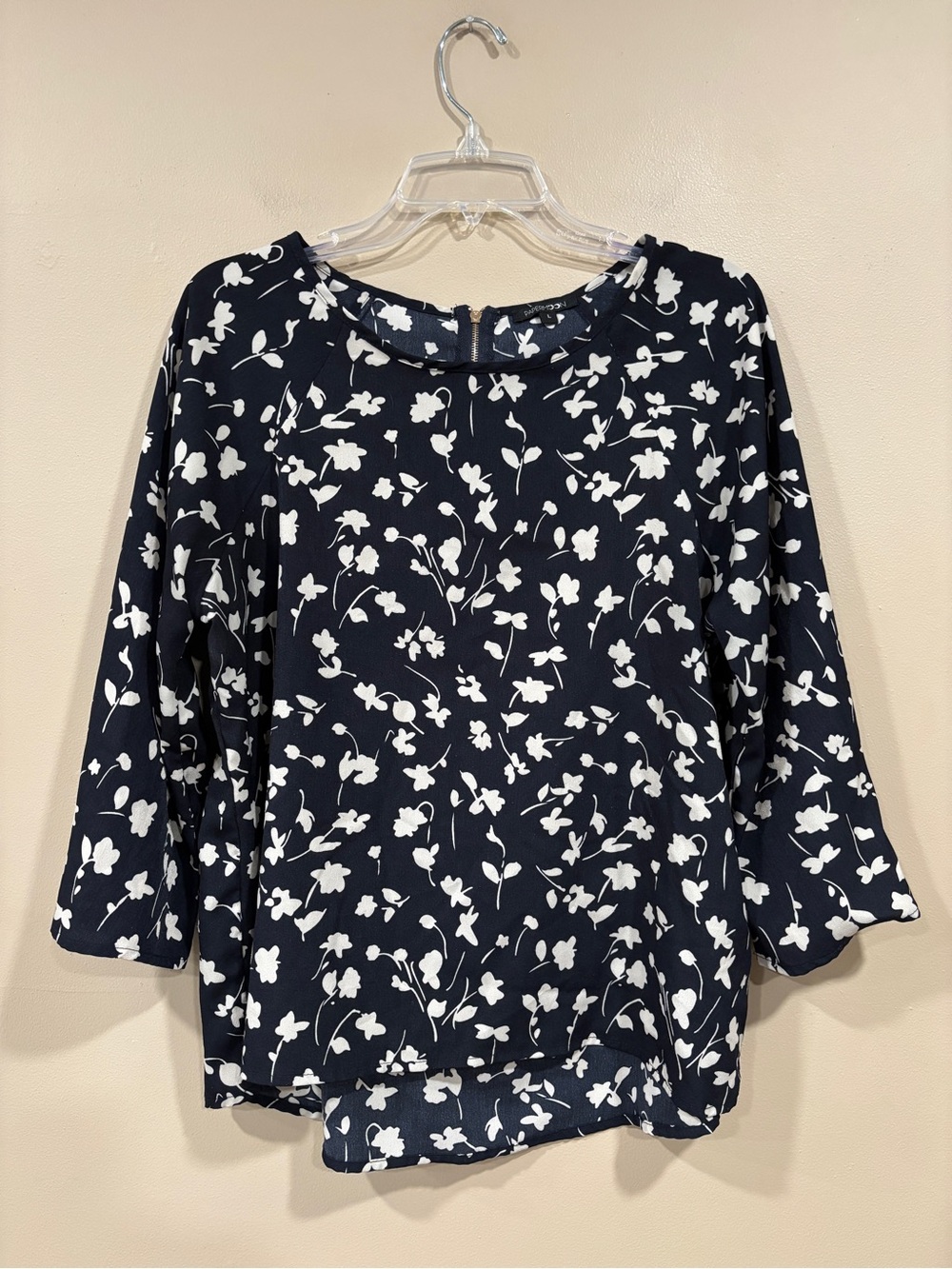 Papermoon Women’s Navy & White Floral Zip Back Blouse Size L